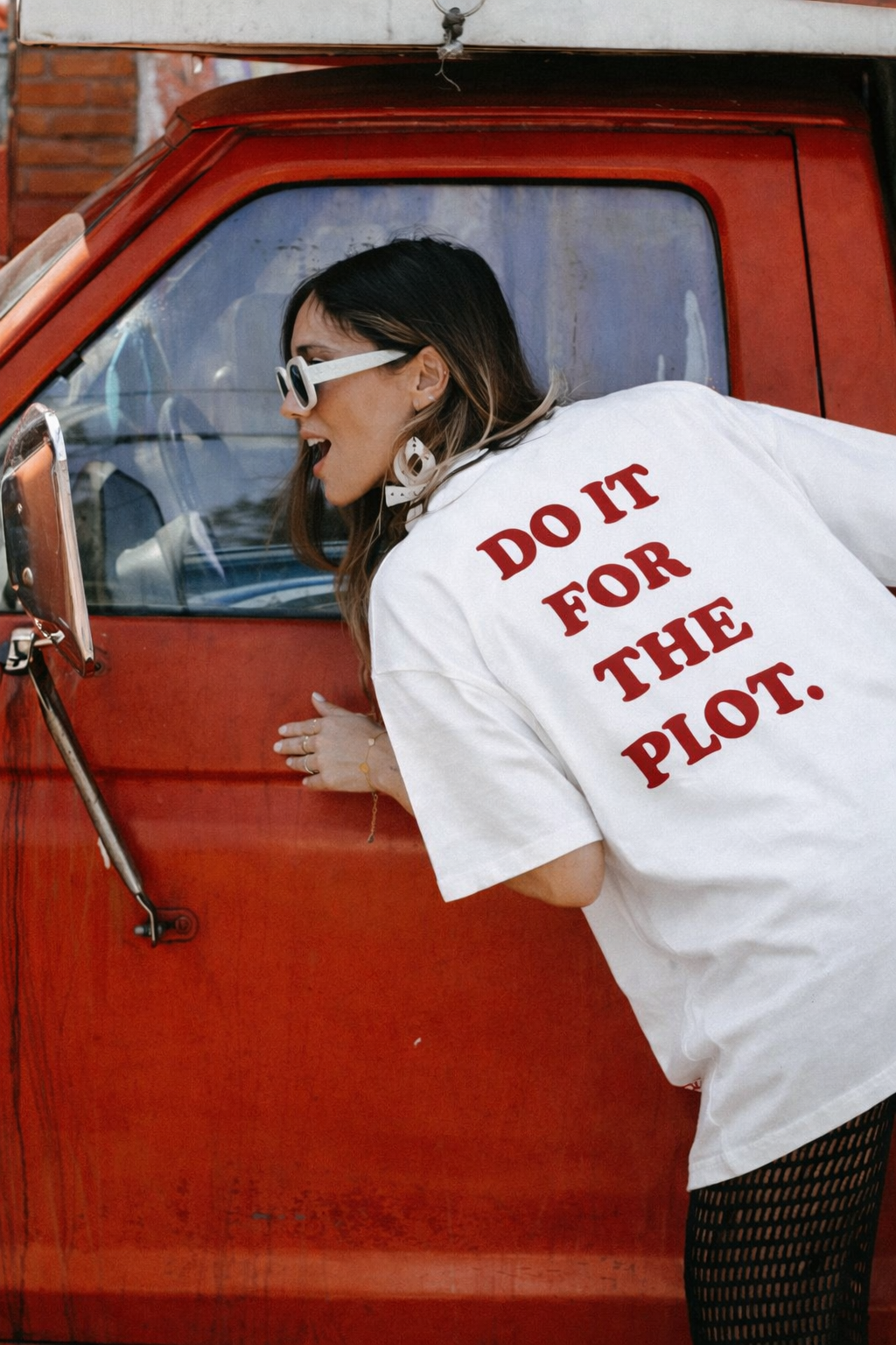 Do It For The Plot - Women's Oversized Tee